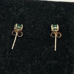 Vtg 14k Stud Earrings Green Stone